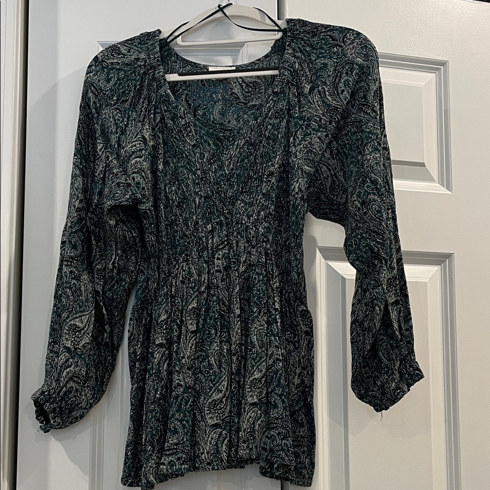1.4.3. Story by Line Up Paisley Blouse - green and White